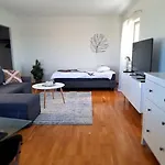 18 - Cozy With View, 7th Floor Apartament
