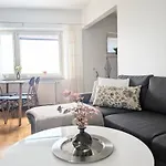 18 - Cozy With View, 7th Floor Apartament Kemi