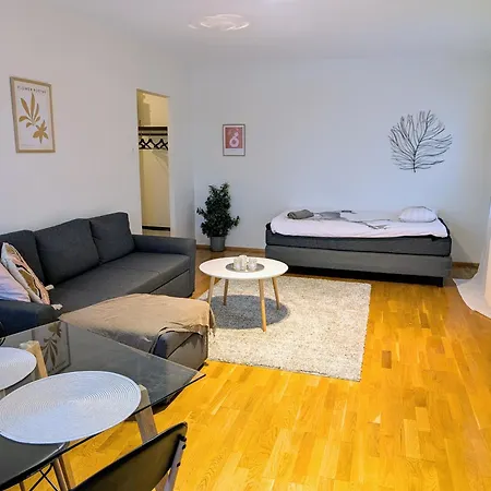18 - Cozy With View, 7th Floor Apartament