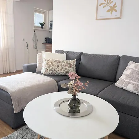 18 - Cozy With View, 7th Floor Appartement *