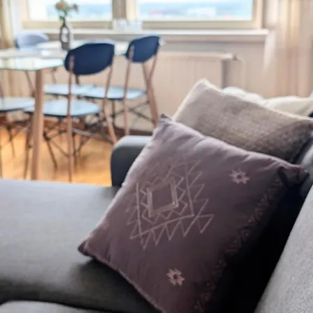 18 - Cozy With View, 7th Floor Appartement *